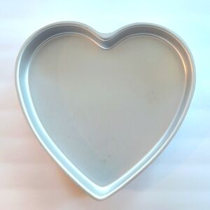 Wilton heart cake pan